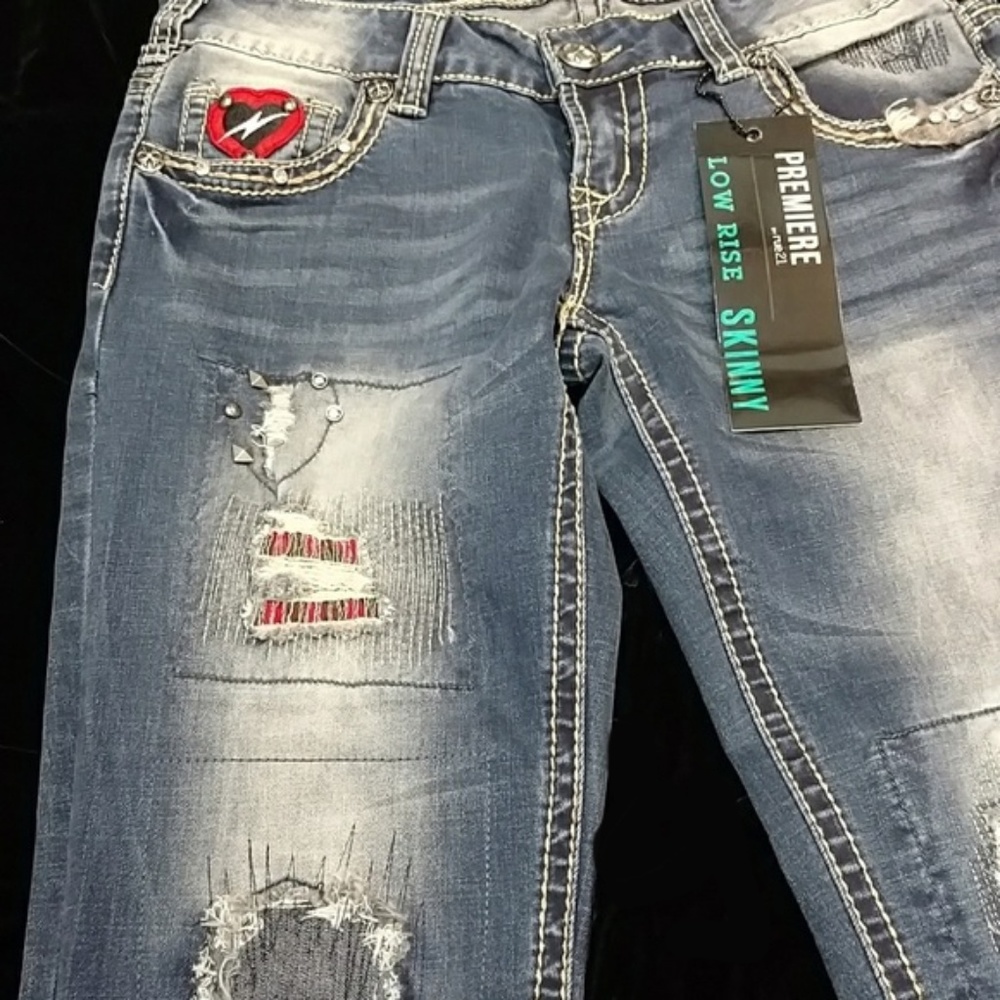 Distressed skinny jeans NWT - Picture 6 of 8